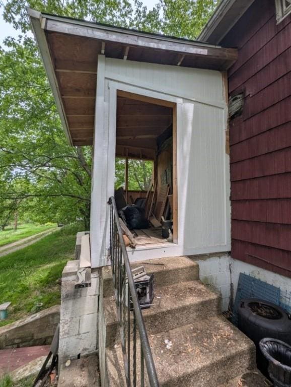 139 Stullville Rd, Leechburg Boro, PA 15656 - view of exterior entry