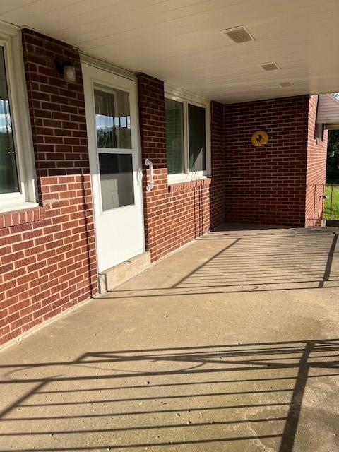 6729 Highland Ave, Union Twp Wsh, PA 15332 - view of patio / terrace