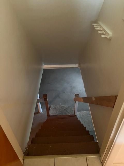 6729 Highland Ave, Union Twp Wsh, PA 15332 - view of stairway