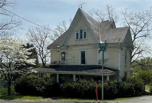 424 W Main St, Stoystown Boro, PA 15563 - view of victorian-style house