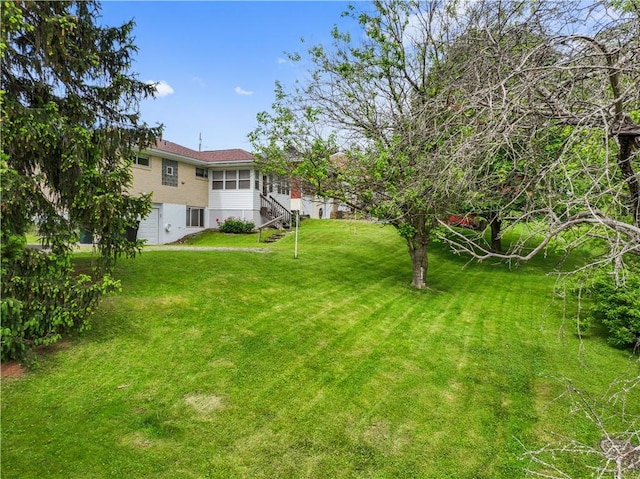 106 High St, Elizabeth Twp/Boro, PA 15037 - view of grassy yard