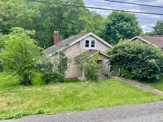 15 Allen Way, White Oak, PA 15131 - view of front of property featuring a chimney