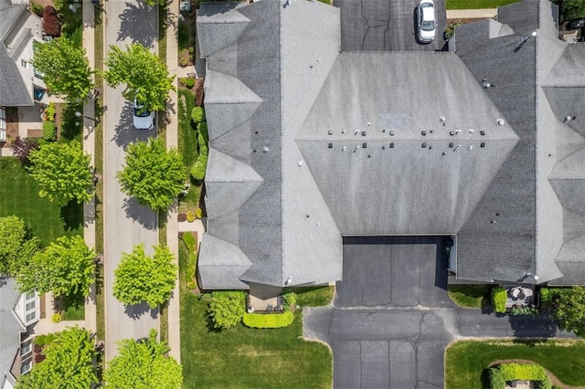 2053 Isleworth, Cranberry Twp, PA 16066 - aerial perspective of suburban area