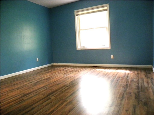 1080 Chatham Park Dr Unit F, Scott Twp Sal, PA 15216 - empty room with dark wood-style floors and baseboards