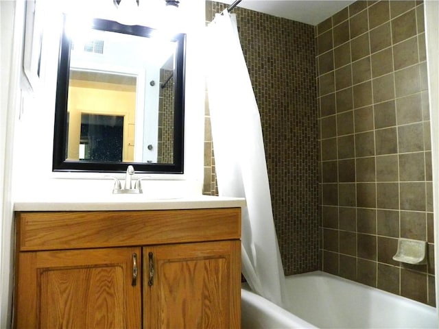 1080 Chatham Park Dr Unit F, Scott Twp Sal, PA 15216 - bathroom featuring vanity and shower / bath combo