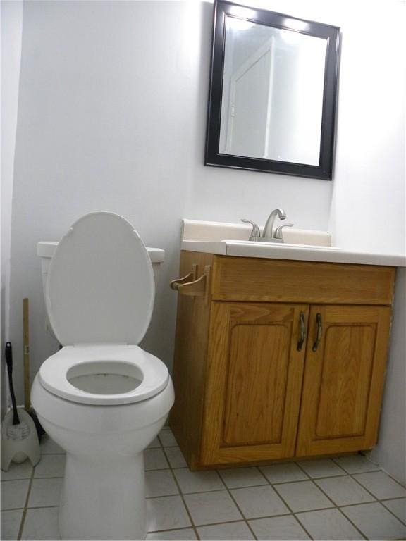 1080 Chatham Park Dr Unit F, Scott Twp Sal, PA 15216 - bathroom featuring tile patterned flooring, toilet, and vanity