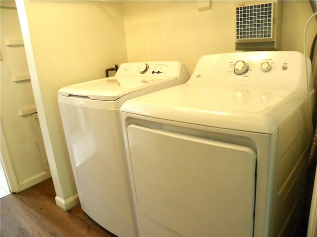 1080 Chatham Park Dr Unit F, Scott Twp Sal, PA 15216 - laundry room with independent washer and dryer, dark wood-style flooring, and baseboards