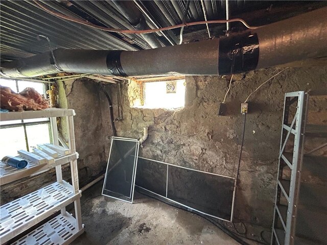 411 Cherry St, City Of But Ne, PA 16001 - view of below grade area