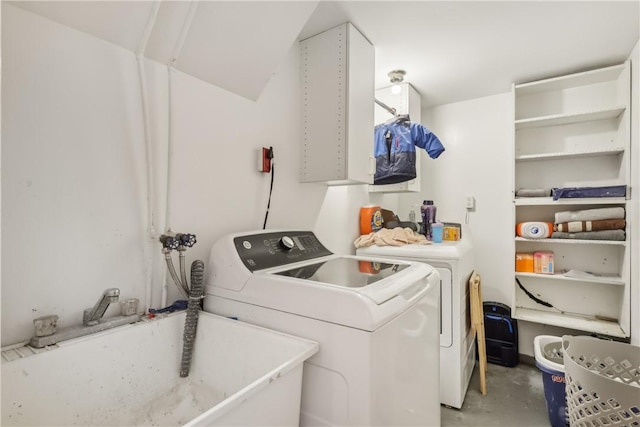 142 Meadowbrook Dr, Moon/Crescent Twp, PA 15108 - washroom featuring washer and clothes dryer