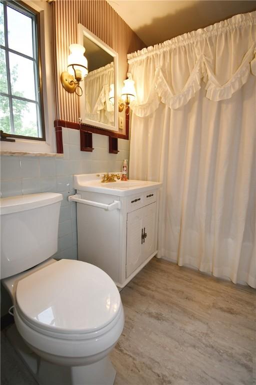 578 Moreland Dr, Mt Lebanon, PA 15243 - photo 18