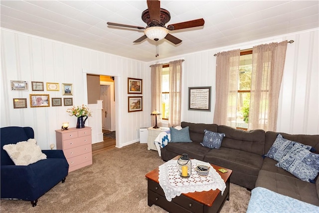 545 Roseland Ave, Ross Twp, PA 15214 - carpeted living area with crown molding and a ceiling fan