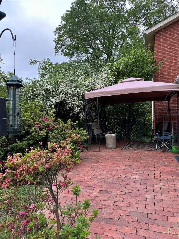 141 Mar Vel Dr, Center Twp But, PA 16001 - view of patio with a gazebo