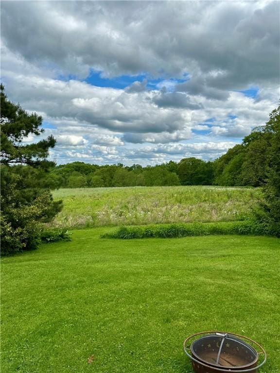 141 Mar Vel Dr, Center Twp But, PA 16001 - view of grassy yard