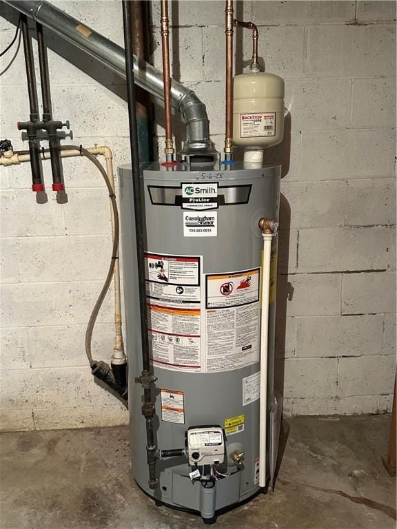 141 Mar Vel Dr, Center Twp But, PA 16001 - utility room with water heater