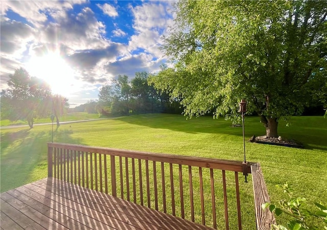 101 Pheasant Run Dr, Worth Twp But, PA 16057 - wooden deck with a yard