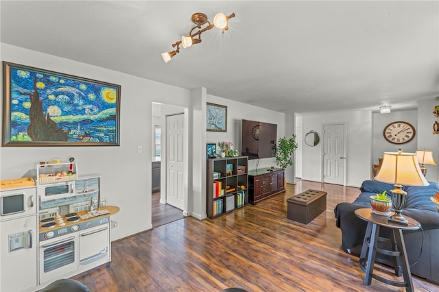 8 Trotwood Cir, North Strabane, PA 15317 - living area with wood finished floors and baseboards