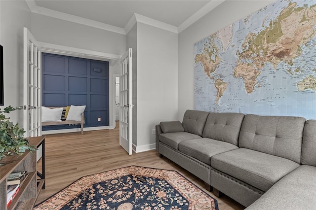 218 St Andrews, North Strabane, PA 15317 - living room featuring ornamental molding, light wood-style flooring, and baseboards
