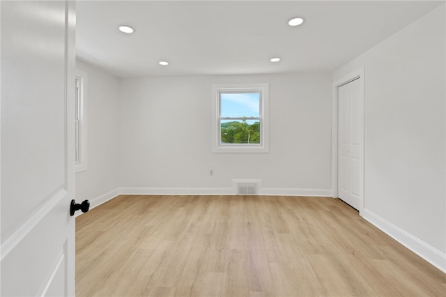 3510 Middletown Rd, Crafton Heights, PA 15204 - empty room featuring light wood-style flooring, recessed lighting, and baseboards