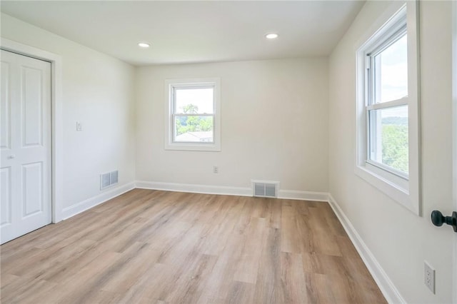 3510 Middletown Rd, Crafton Heights, PA 15204 - unfurnished bedroom featuring multiple windows, light wood-style flooring, baseboards, and recessed lighting
