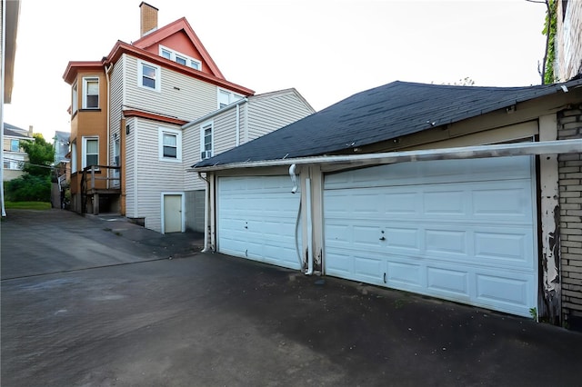 422 Hays Ave, Mount Oliver, PA 15210 - garage with asphalt driveway