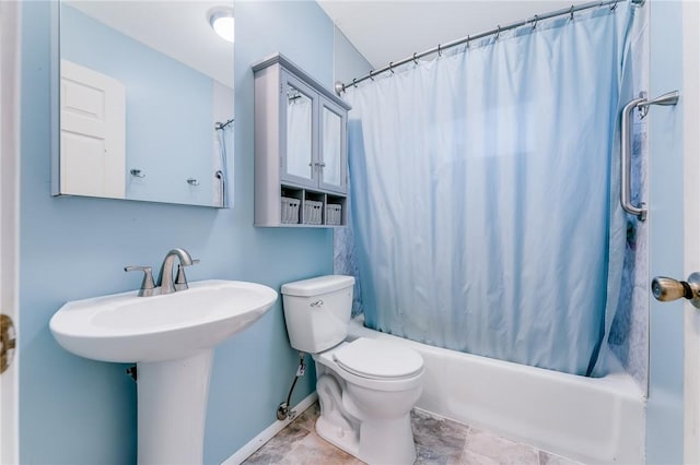 118 Arrow Dr, Elizabeth Twp/Boro, PA 15037 - bathroom with toilet, shower / tub combo, baseboards, and a sink