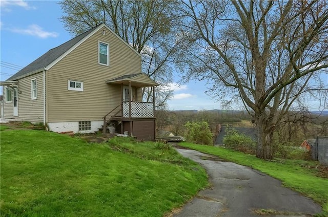 622 Ascension Dr, West Mifflin, PA 15122 - view of front of house with a front lawn and driveway