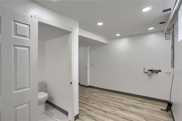 622 Ascension Dr, West Mifflin, PA 15122 - bathroom with toilet, wood finished floors, baseboards, and recessed lighting