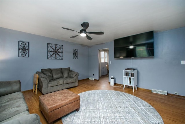 512 Leckrone Highhouse Rd, Pa, PA 15458 - living area featuring a ceiling fan, wood finished floors, and baseboards