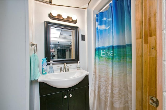 512 Leckrone Highhouse Rd, Pa, PA 15458 - bathroom featuring vanity and curtained shower