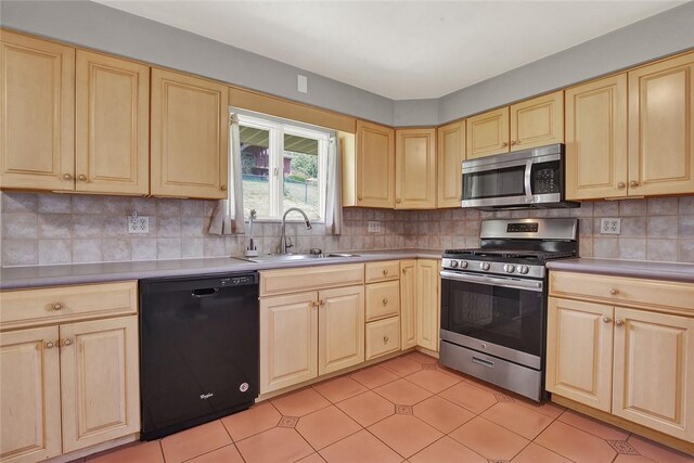 303 Pine Dr, New Stanton, PA 15672 - photo 8