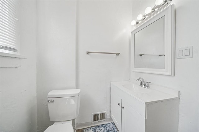1422 Meadow St, Mckeesport, PA 15132 - half bath with toilet and vanity
