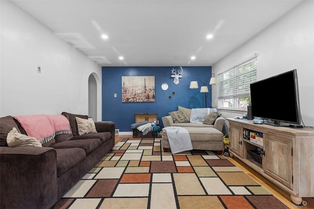 830 W Pike St, Chartiers, PA 15342 - living room featuring arched walkways and recessed lighting