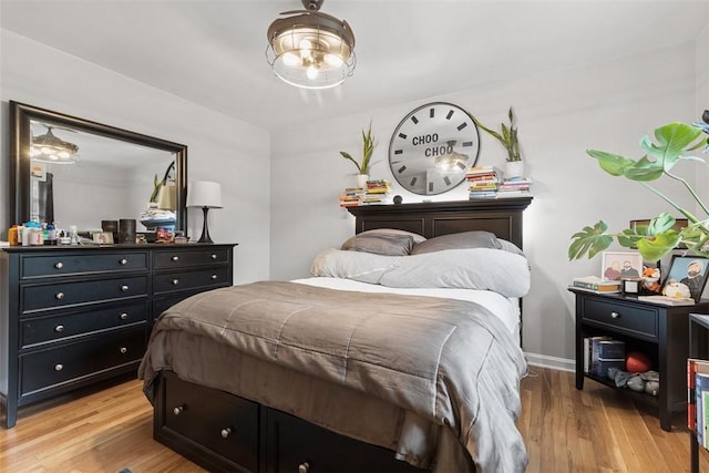 830 W Pike St, Chartiers, PA 15342 - bedroom featuring light wood finished floors and baseboards