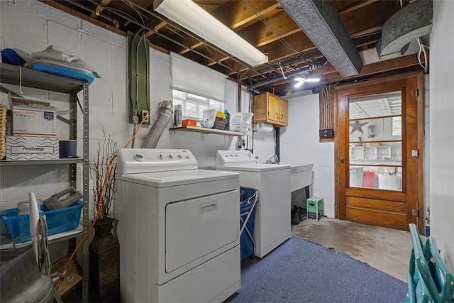 830 W Pike St, Chartiers, PA 15342 - washroom featuring washing machine and dryer and concrete block wall