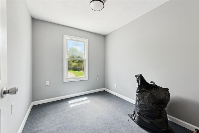 920 W 4th Ave, Derry Twp, PA 15627 - unfurnished room featuring carpet and baseboards