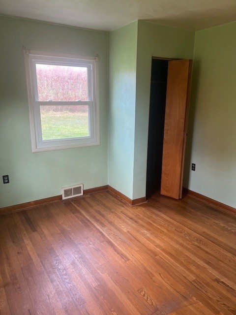 525 Glade Mill Run, Middlesex Twp, PA 16059 - empty room featuring light wood-type flooring and baseboards