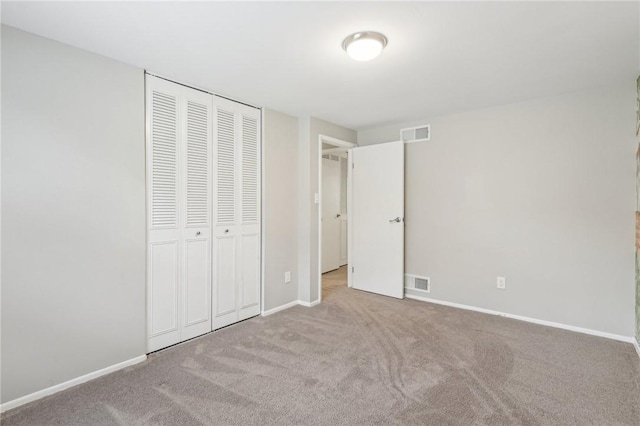 362 Fruitwood Dr, Bethel Park, PA 15102 - unfurnished bedroom featuring carpet, a closet, and baseboards