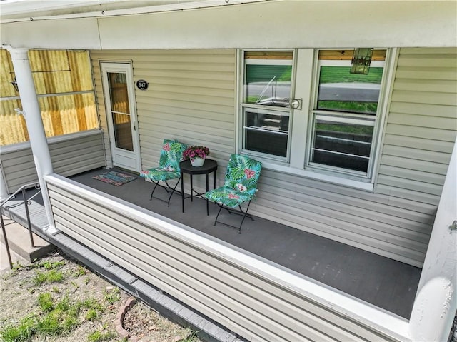 947 Pine St, Ambridge, PA 15003 - view of porch