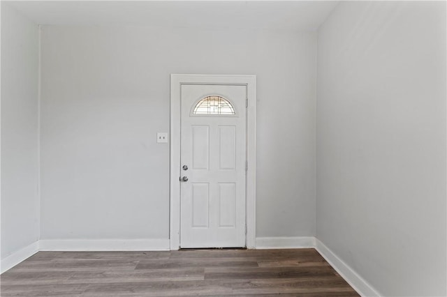 947 Pine St, Ambridge, PA 15003 - entrance foyer featuring wood finished floors and baseboards