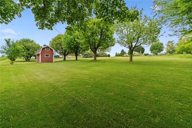 128 Wise Rd, City Of But Se, PA 16002 - view of green lawn featuring an outbuilding and a barn