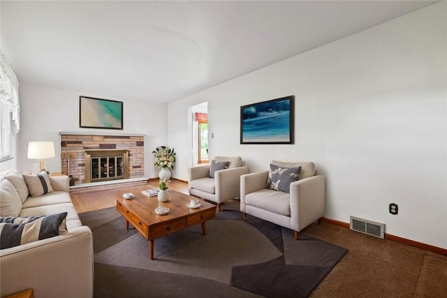 128 Wise Rd, City Of But Se, PA 16002 - living room featuring baseboards