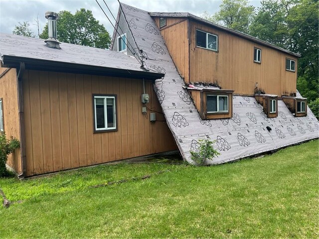 227 Woodlands Rd, Connoquenessing Twp, PA 16033 - back of property with a lawn