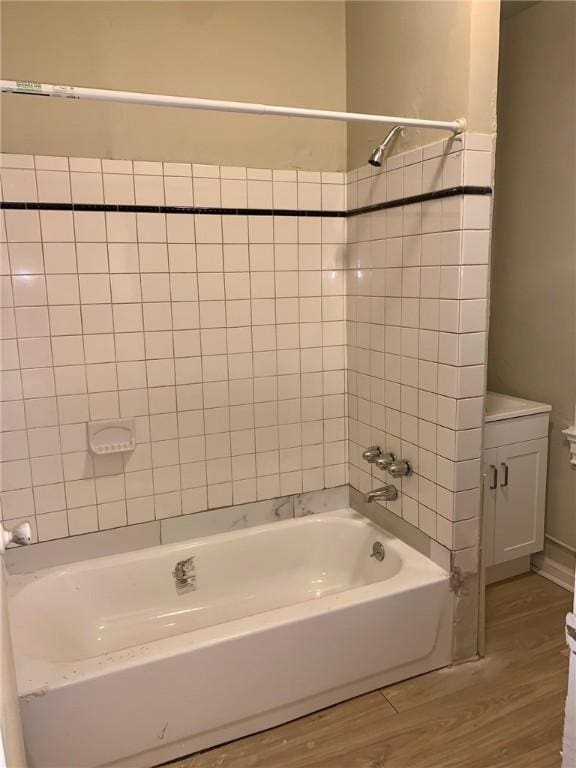 601 N Ave, Wilkinsburg, PA 15221 - full bathroom with wood finished floors and washtub / shower combination