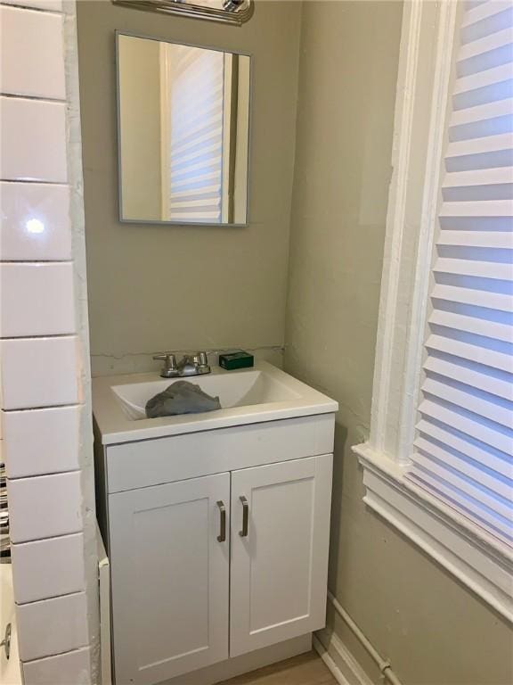 601 N Ave, Wilkinsburg, PA 15221 - bathroom featuring vanity