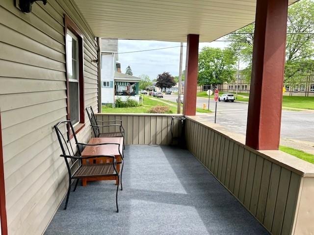 582 Spruce Ave, Sharon, PA 16146 - view of covered porch
