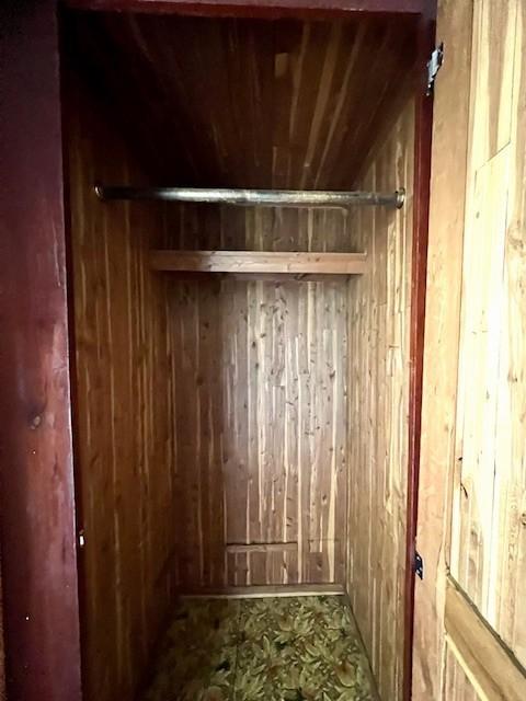 582 Spruce Ave, Sharon, PA 16146 - view of closet