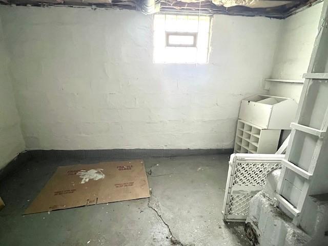 582 Spruce Ave, Sharon, PA 16146 - view of below grade area