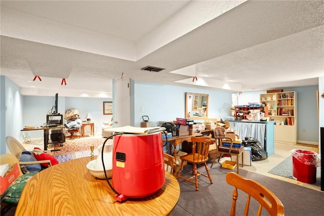 865 W Sanner St, Somerset Boro, PA 15501 - carpeted living area with a textured ceiling
