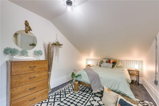 514 Knoll St, Central North Side, PA 15212 - bedroom with vaulted ceiling, baseboards, and carpet