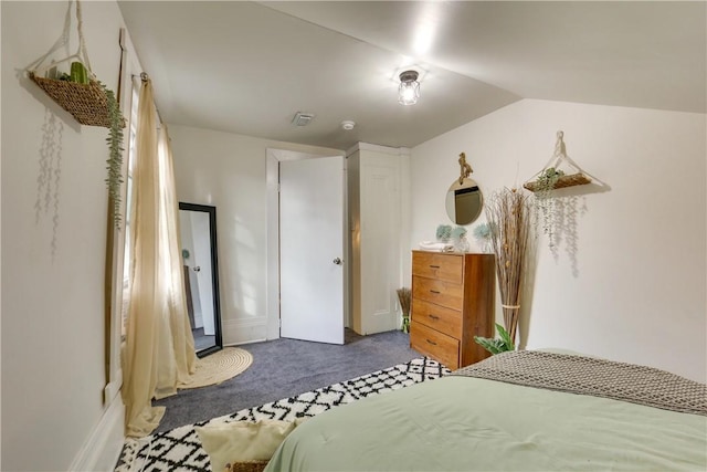514 Knoll St, Central North Side, PA 15212 - bedroom with carpet and vaulted ceiling
